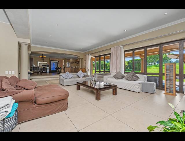 5 BEDROOM FREEHOLD FOR SALE IN BLUE VALLEY GOLF ESTATE